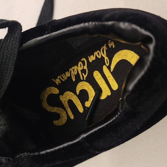 New In Box Circus by Sam Edelman Caprice back velvet sneakers Sneakrina US 6.5 - Picture 4 of 6